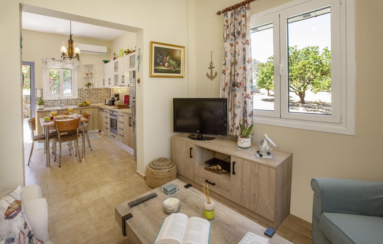 Ruby'S Summer House With Spacious Garden And Free Parking Gavrio Eksteriør bilde