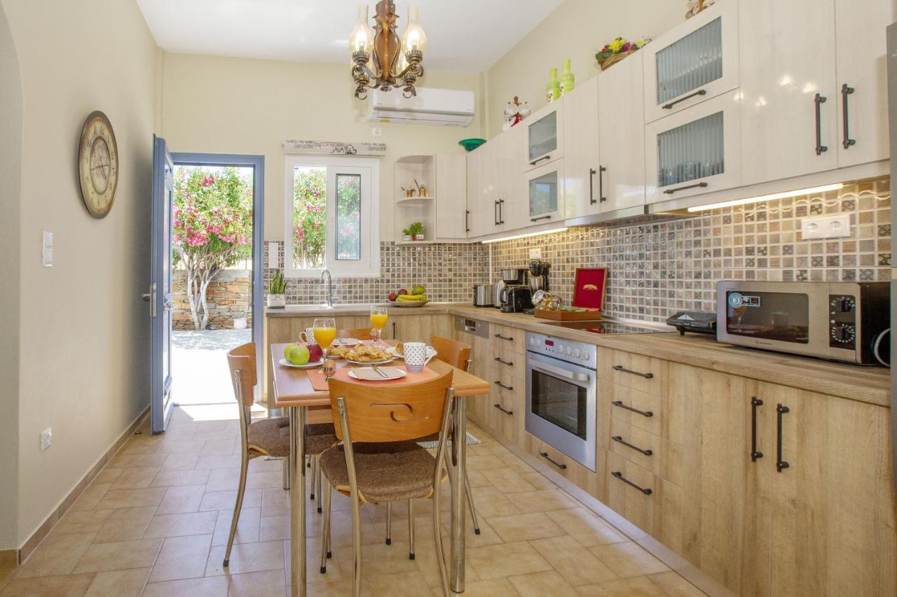 Ruby'S Summer House With Spacious Garden And Free Parking Gavrio Eksteriør bilde